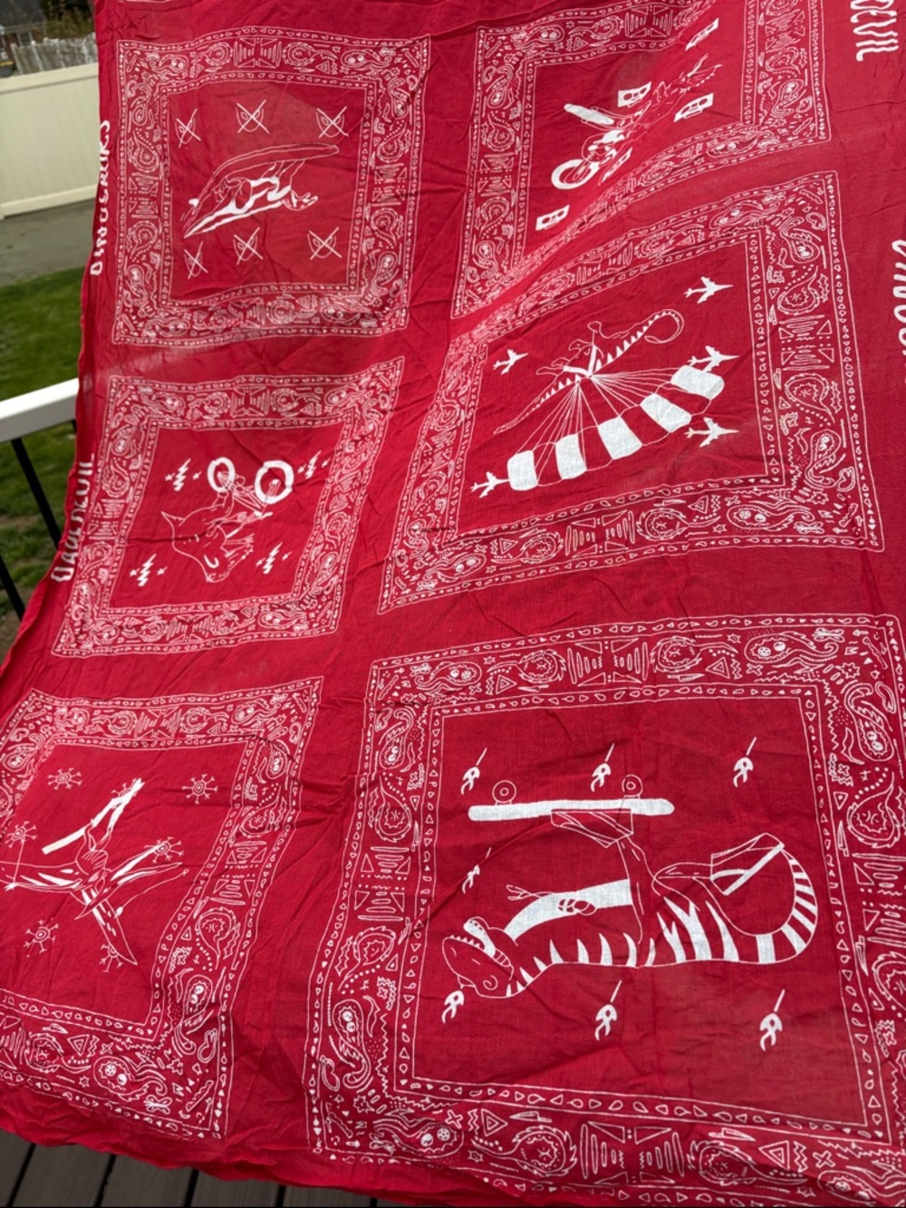 Marc Jacobs Red Graphic DINOSAURS DAREDEVIL Bandana Print Scarf-RARE - Picture 5 of 9